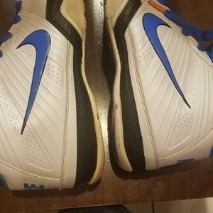 REAL DEAL FROM 2021 TEEN SNEAKERS .